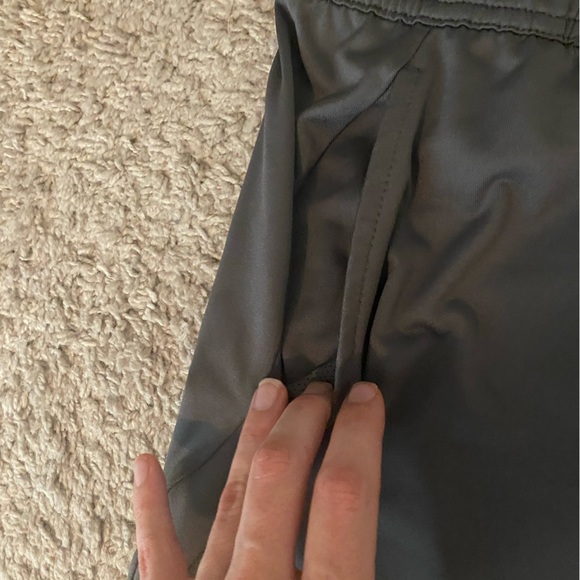 Gray men’s Target All in Motion gym shorts - Picture 3 of 4